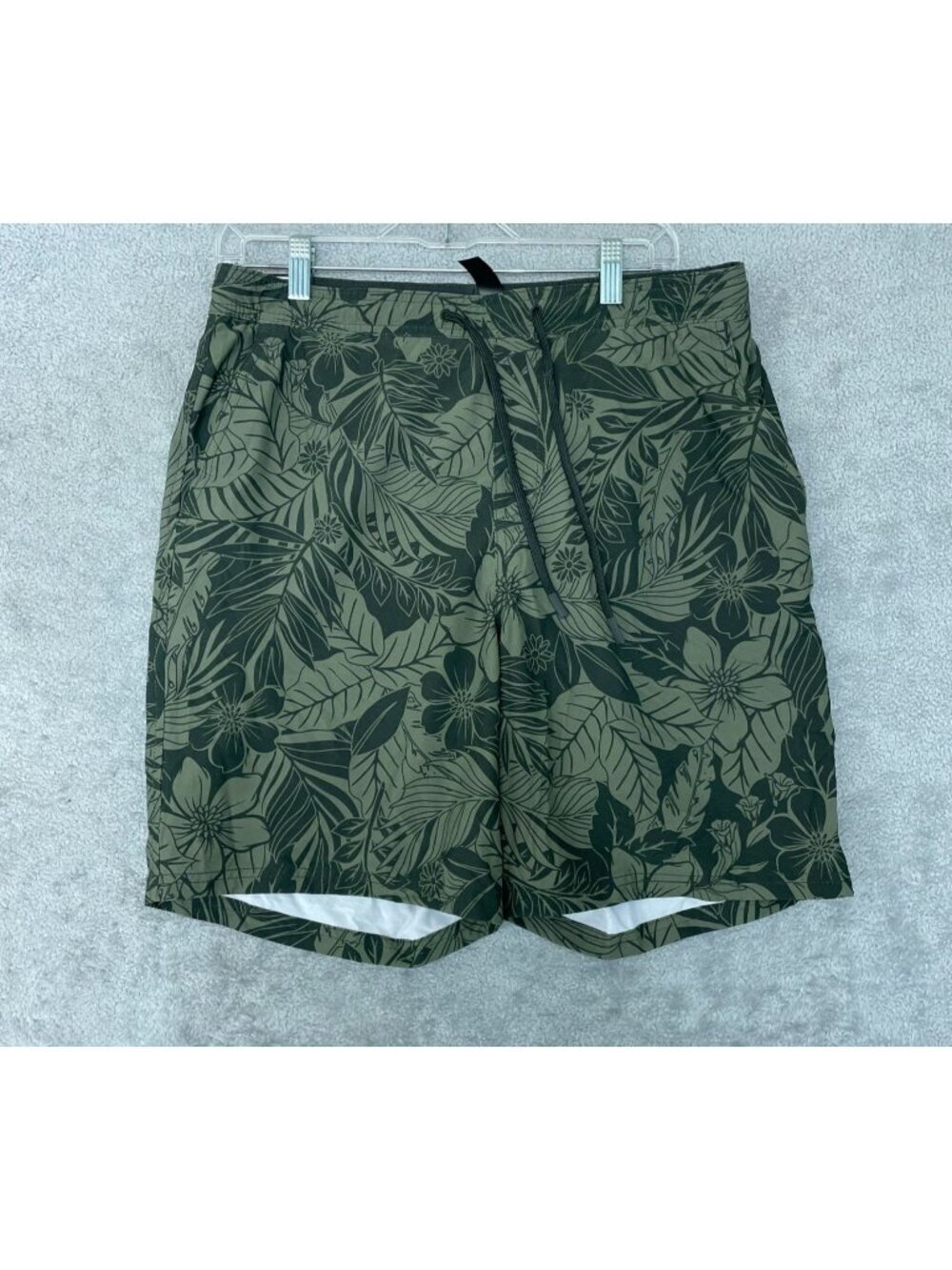 NWT Kirkland Signature Men's M Green Swim Shorts Floral Printed
